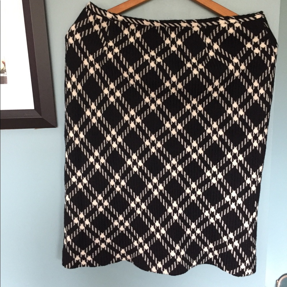 LIKE NEW WOOL SKIRT